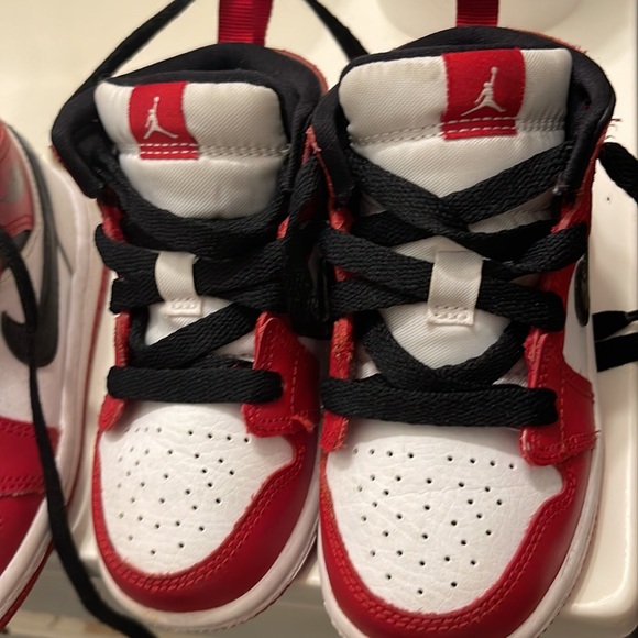 Red and white Jordans - Picture 2 of 4